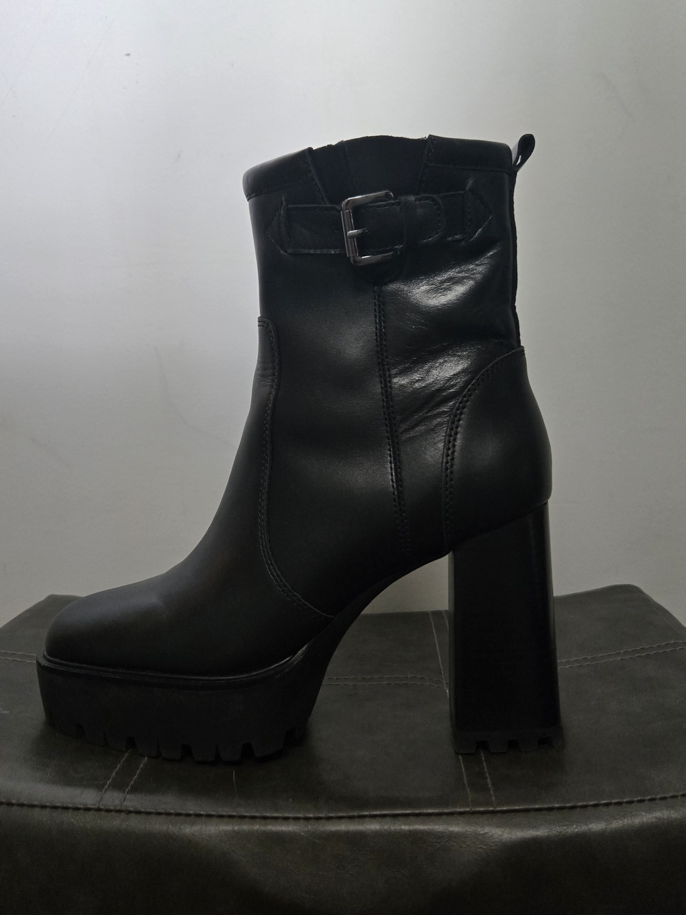 Steve Madden Leather Shannon Boots Size 9